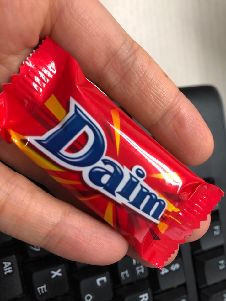 세계과자할인점 Daim 초코렛 샀어유