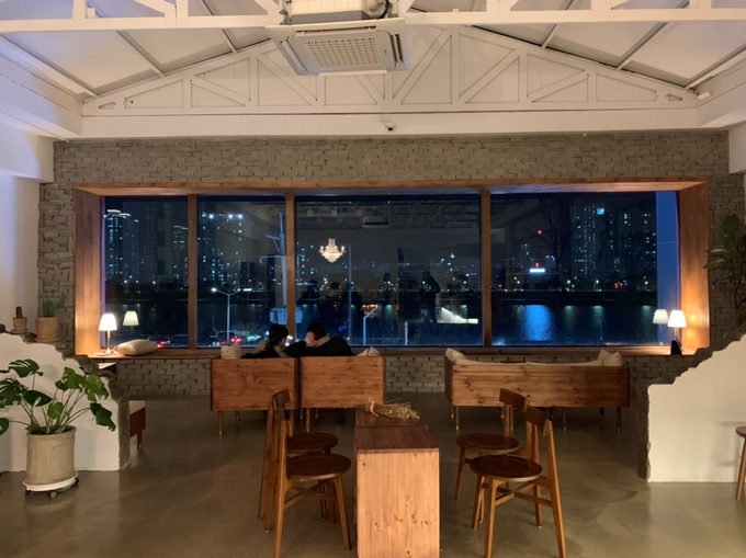  #울산 성남동 카페# 리버뷰가 예쁜카페 컴포트