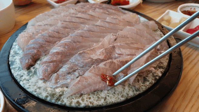  [입안에 바다]권선구청 맞은편  깔끔한 횟집 입안에 바다