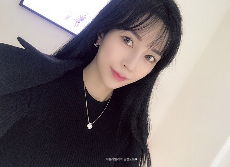  반클리프 목걸이 선물 받았어요  백화점 가격있음!(반 클리프 앤 아펠 알함브라 빈티지 자개 )