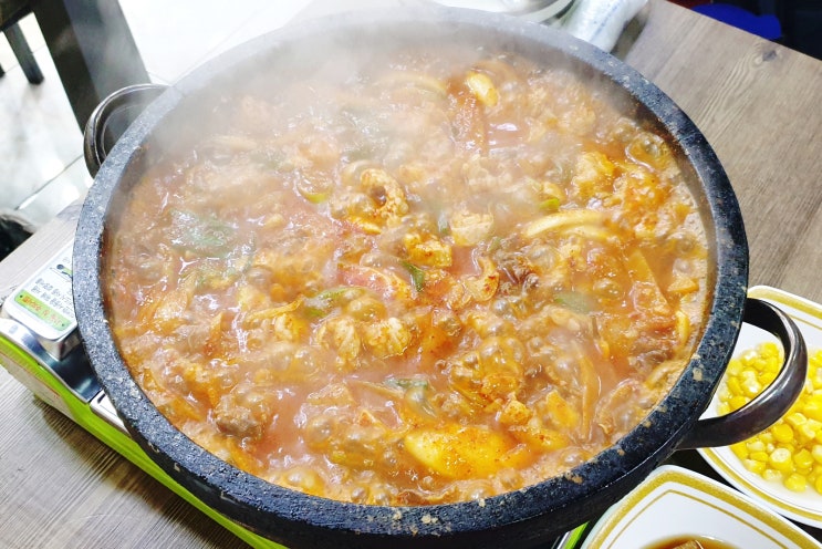  추운 겨울 저녁 별미 양대창전골 - <신흥양념대창> 성서쇼핑월드