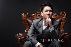  트로트 샛별 가수 김수찬
