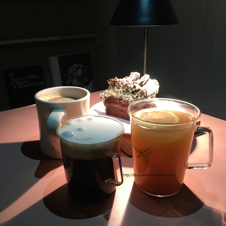 [청담 카페] 넓고 여유로운 청담 도산공원 카페, 에잇디서울 카페 (8D Seoul) 