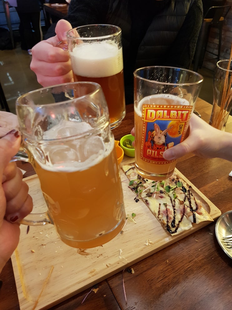  강남 맥주집 맥주를 터치해서 먹을만큼 따라서 먹는 이색술집 강남 데이트 장소로 딱인 비어터치로 갔어요ㅎㅎ