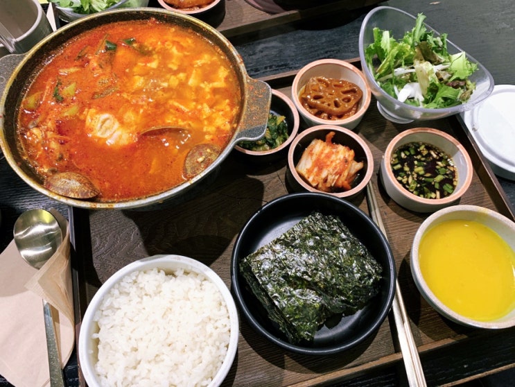 강남 뉴코아아울렛 한정식 - 반궁 모던집밥 : 메뉴, 가격