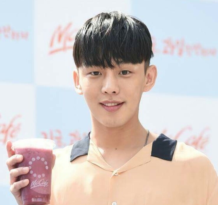 요새 유행하는 남자 헤어스타일에 대해서 알아보자! 요새 유행하는 남자 헤어스타일에 대해서 알아보자!