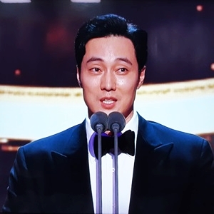  2018 MBC 연기대상 대상 내뒤의 테리우스 소지섭 수상