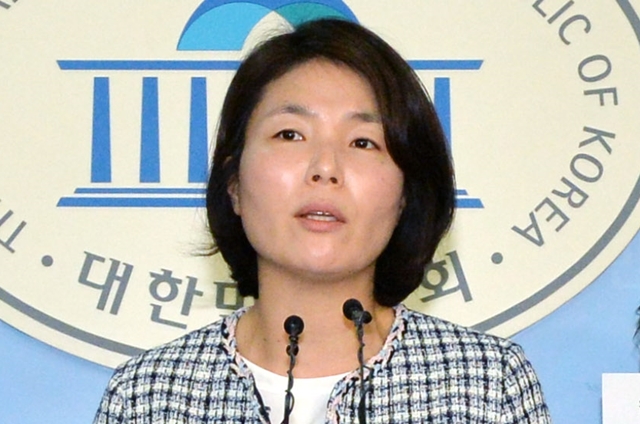  전희경 의원, 초중등교육법 개정안 발의