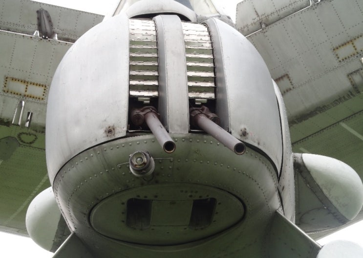  중간다리 역할을 해낸 기관포 : 아파나셰프 마카로프 AM-23(Афанасьев Макаров АМ-23)