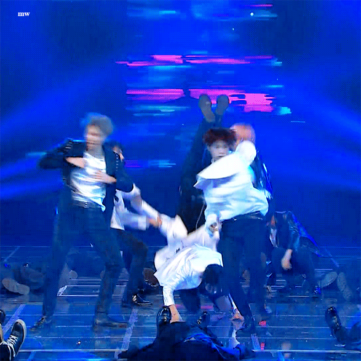 [방탄소년단] 181228 가요대축제 'FAKE LOVE' 무대 움짤