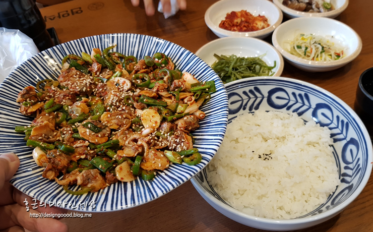  연안식당 <꼬막비빔밥과 해산물모듬>