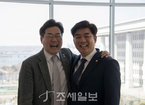  [조세일보][공동대담]민주당 박찬대-김병욱 "차등의결권 도입 신중해야"