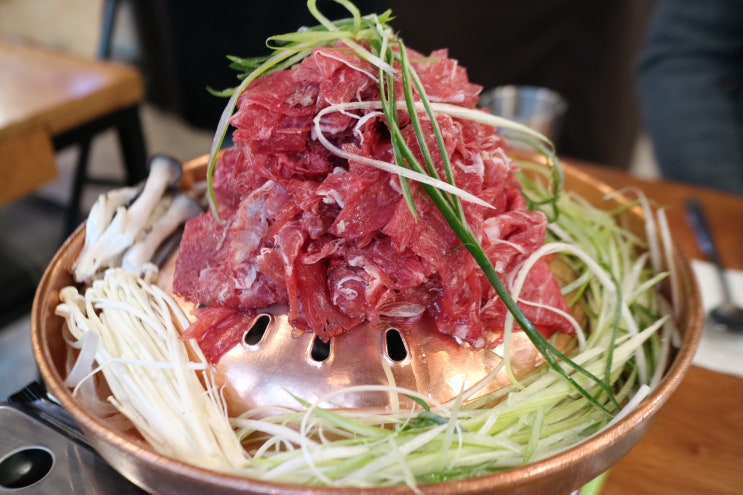  명동역 맛집 : "불고기마운틴" 산더미불고기 & 문어버터구이 냠냠!