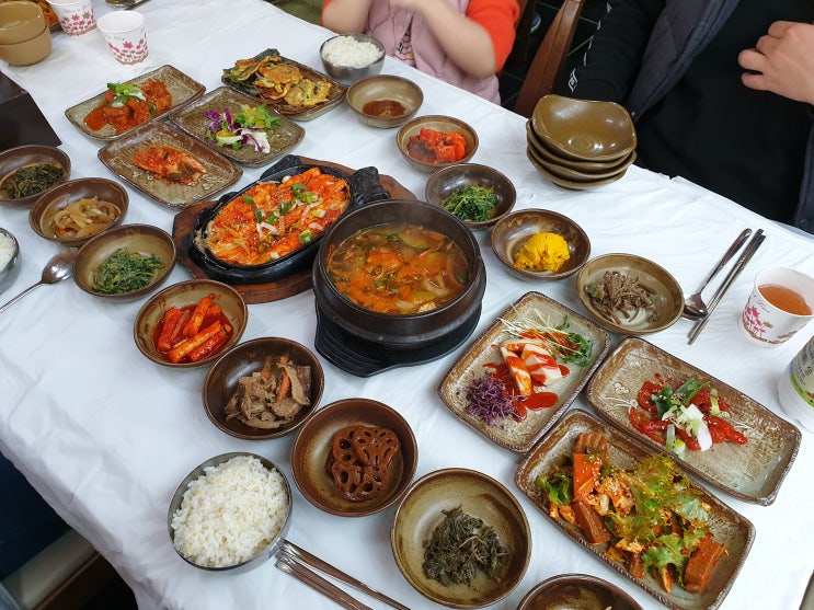  마곡사 맛집, 태화식당 산채정식, 더덕정식 다 맛있어요. ^^