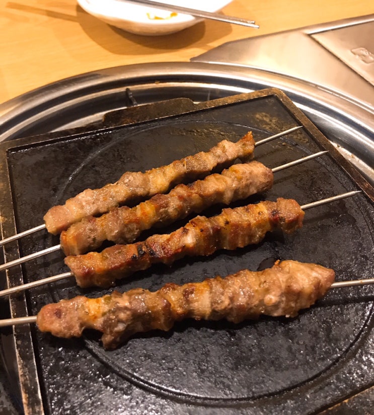  홍대 소고산제일루 생양꼬치와 꿔바로우 / 카페 이미