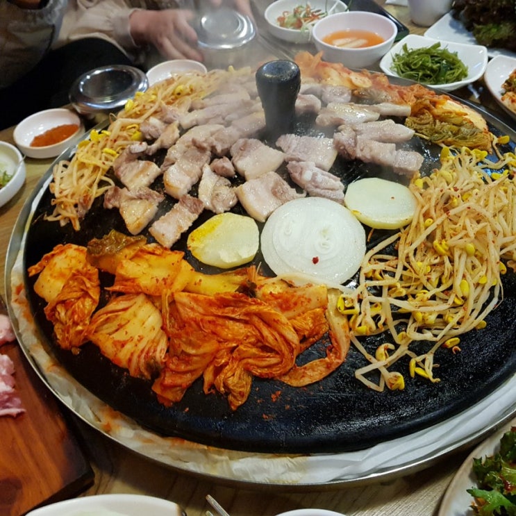  [구리] 무쇠솥왕뚜껑삼겹살 / 웅이네오돌뼈닭발도