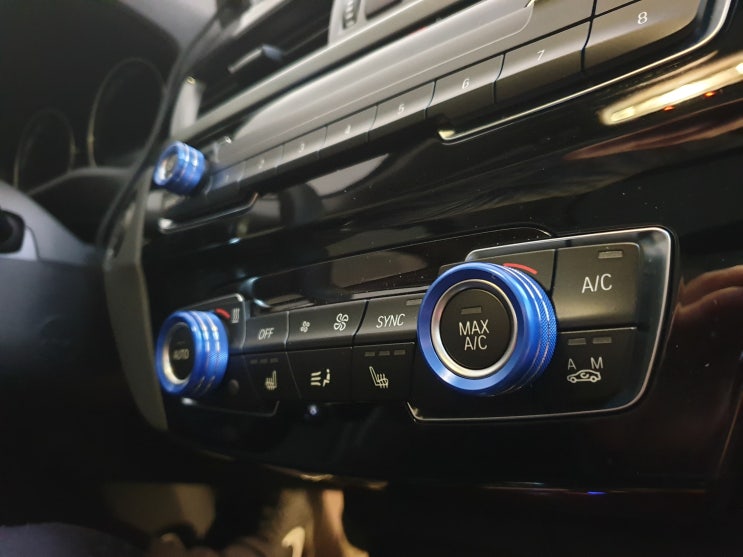  BMW X1 18d 프리미엄 실내 꾸미기 / 센터패시아 조작 버튼 커버 몰딩