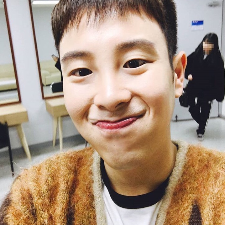  피오 집안 아버지 면세점 키 군대 금수저 사실?