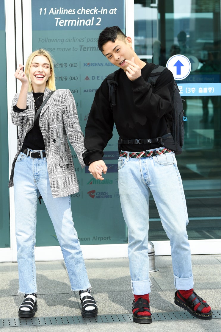 빈지노 스테파니 미초바 공항패션 신발 : 닥터마틴 스트랩 샌들 빈지노 스테파니 미초바 공항패션 신발 : 닥터마틴 스트랩 샌들