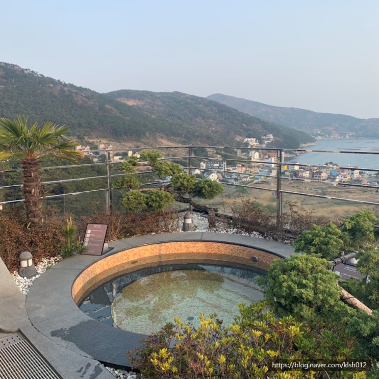  거제도 호텔 ' 프래밀리 ' 풀빌라 루프탑 온수수영장에서 호캉스 제대로 즐기기 