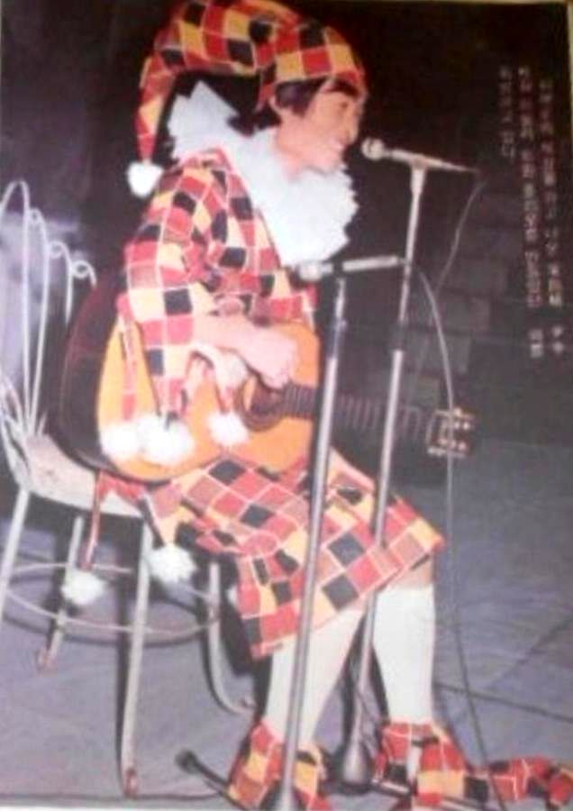 1974-09-28~30 드라마센타의 송창식 리사이틀 모습