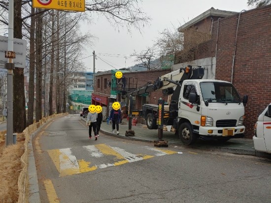  종로 2톤크레인 홍지동 크레인장비 음식점 간판설치 시공작업 출동현장