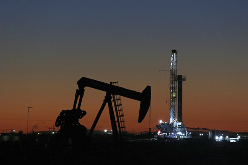 "국제유가, 당분간 랠리 이어진다" - 월스트리트저널 "성수기 앞두고 수요 증가...OPEC 감산 연장 등이 관건" "국제유가, 당분간 랠리 이어진다" - 월스트리트저널 "성수기 앞두고 수요 증가...OPEC 감산 연장 등이 관건"