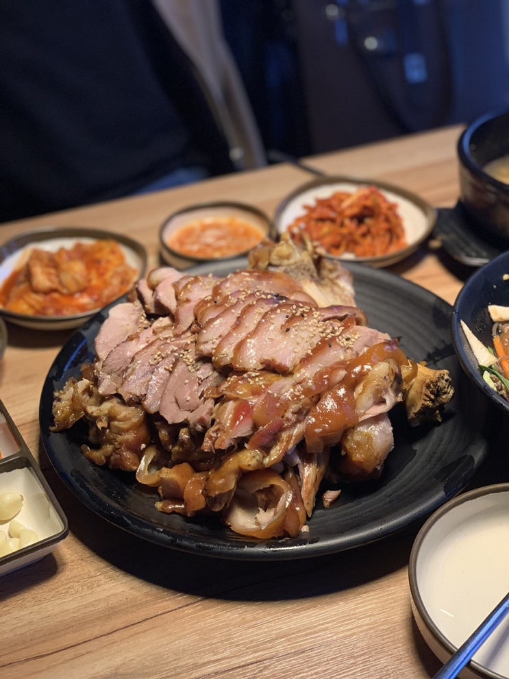  영등포구청역 맛집 돼순이네왕족발 맛있어