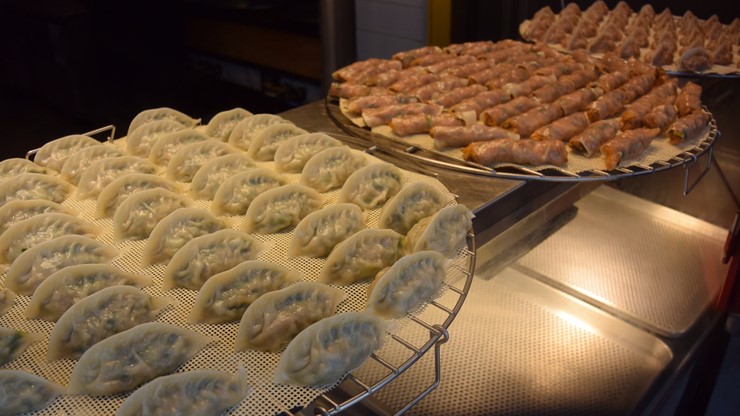  잠실야구장 맛집! 만두순이 인생만두 생활의달인 만두 '파오파오 2호점'에서 만두 포장해서 한강 봄소풍가요 새우만두 먹으러 팀호완 안가도돼!!!!!