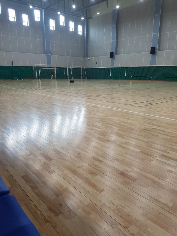  한농대 체육관에서 배드민턴