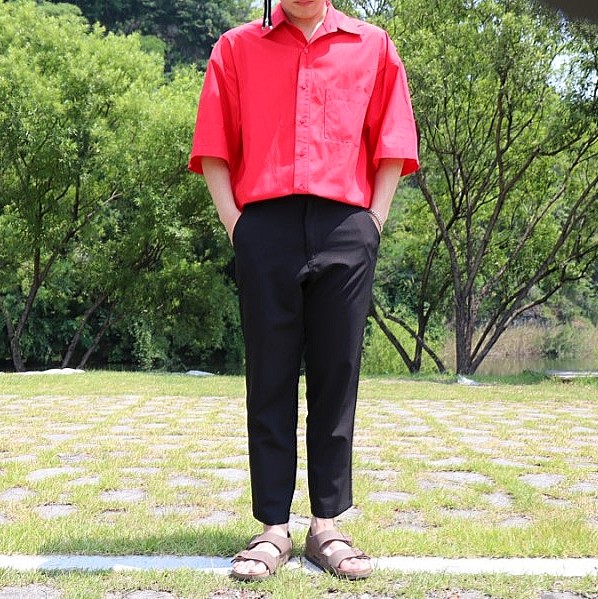  남자 빨간셔츠 코디 지플리시 컬러가 살아있어