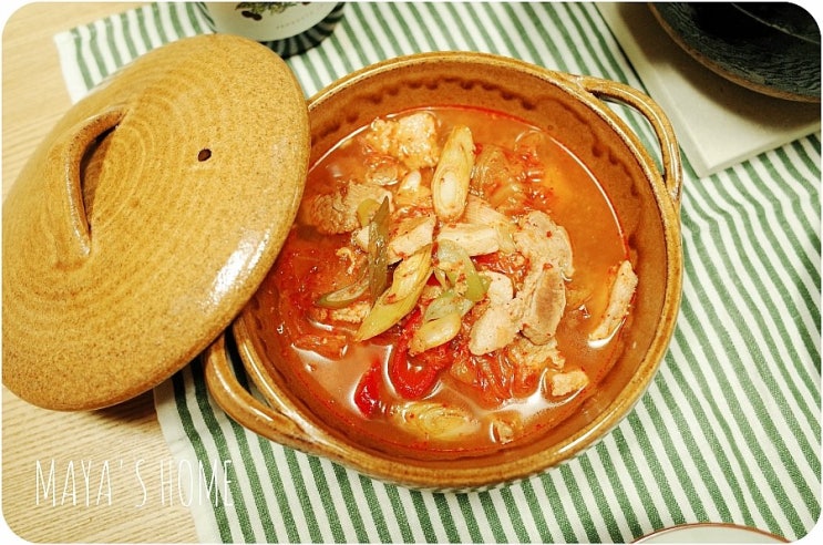  돼지김치찌개, 삼겹살구이 & 곰피 & 토하젓/갈치속젓. (+ 가마도상, 뉴질랜드 와인 라파우라 스프링스 피노누아)