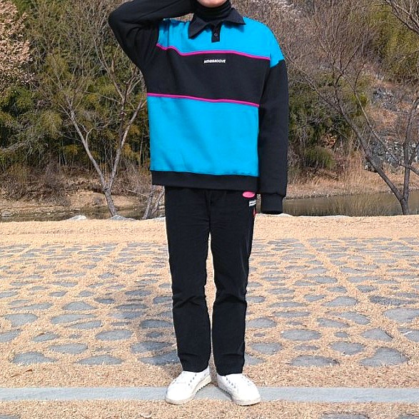  인더그루브 맨투맨 팔기장 색감까지 쏙들어