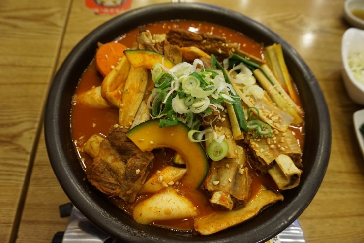  다함갈비탕 실한 갈비로 포만감 제대로 느낌 모임장소로 강추!!
