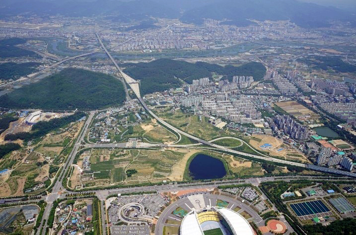 오리무중 대구 수성알파시티 롯데몰: 사업 축소 검토