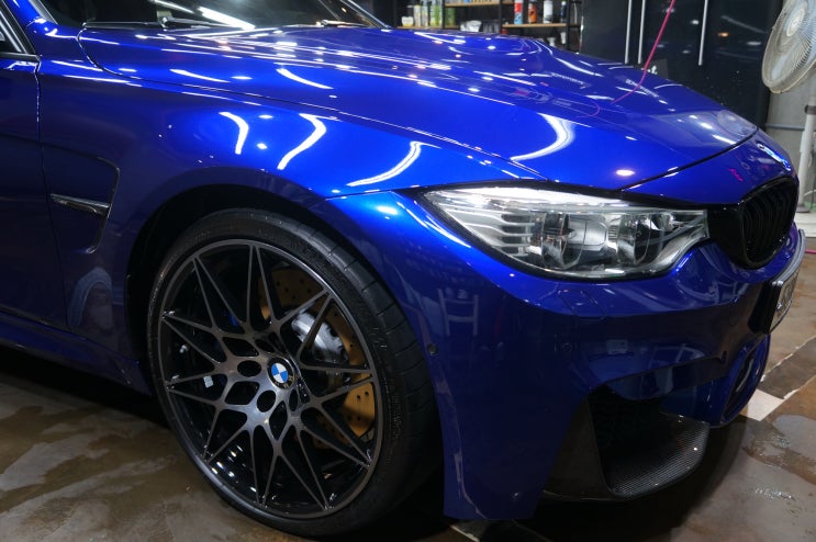  [BMW F80 M3 산마리노블루 디테일링]M3퍼포먼스 알칸타라핸들 살리기