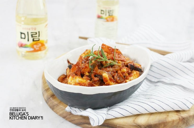  오징어볶음 맛술 미림 넣어 풍미를 살려요 