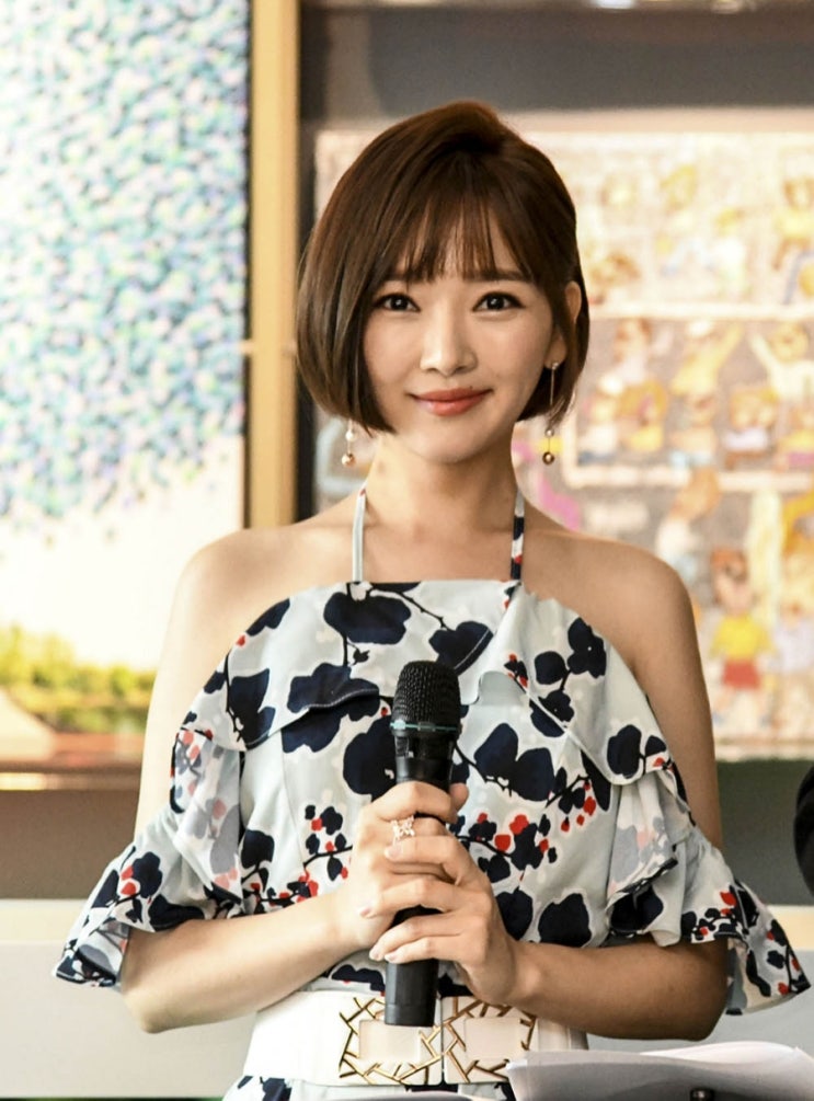  배우윤송아 그림전시회, EBS 세계테마기행 출연, 아리랑tv 윤송아다큐, 부산밤바다 부산요트투어 요트타자