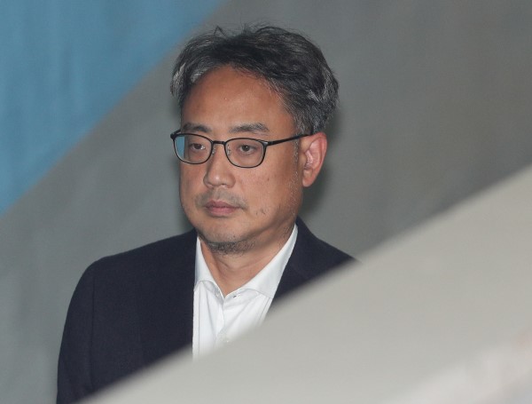  "김경수는 되고 난 안돼?"…변희재의 '수갑 특혜' 주장, 사실일까