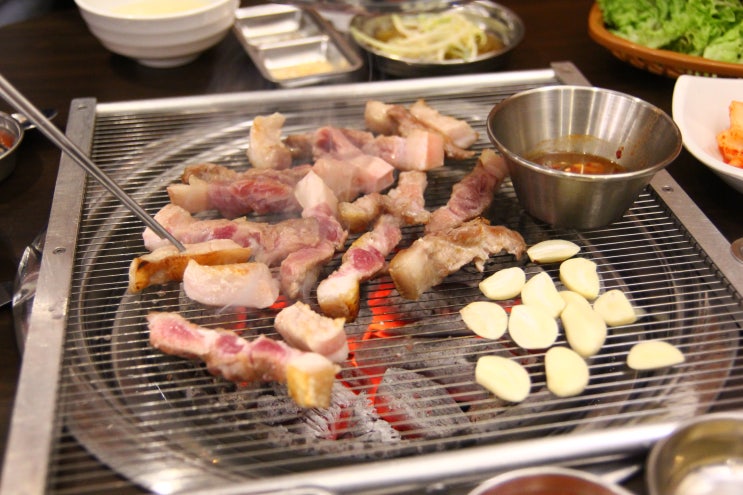  부천 고기맛집, 심곡동 돈푸대 뒷고기! 소주한잔 생각나는구만!