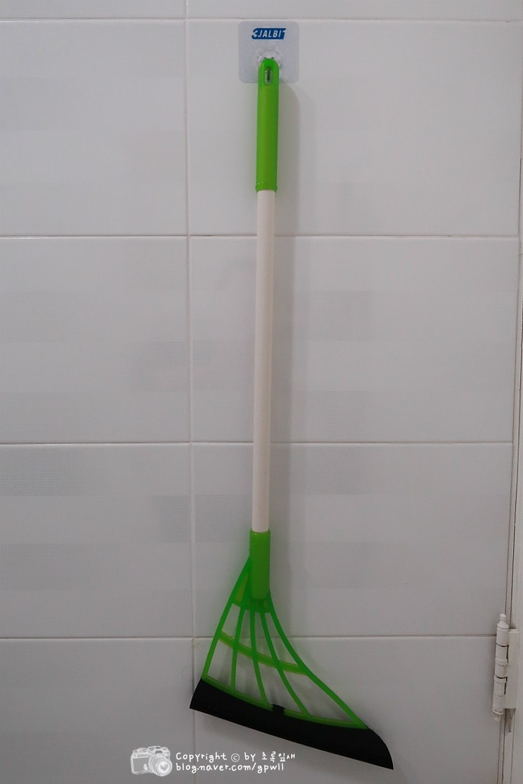  [반려동물 용품] 소리없이 깔끔한, 쓰리잘비 빗자루