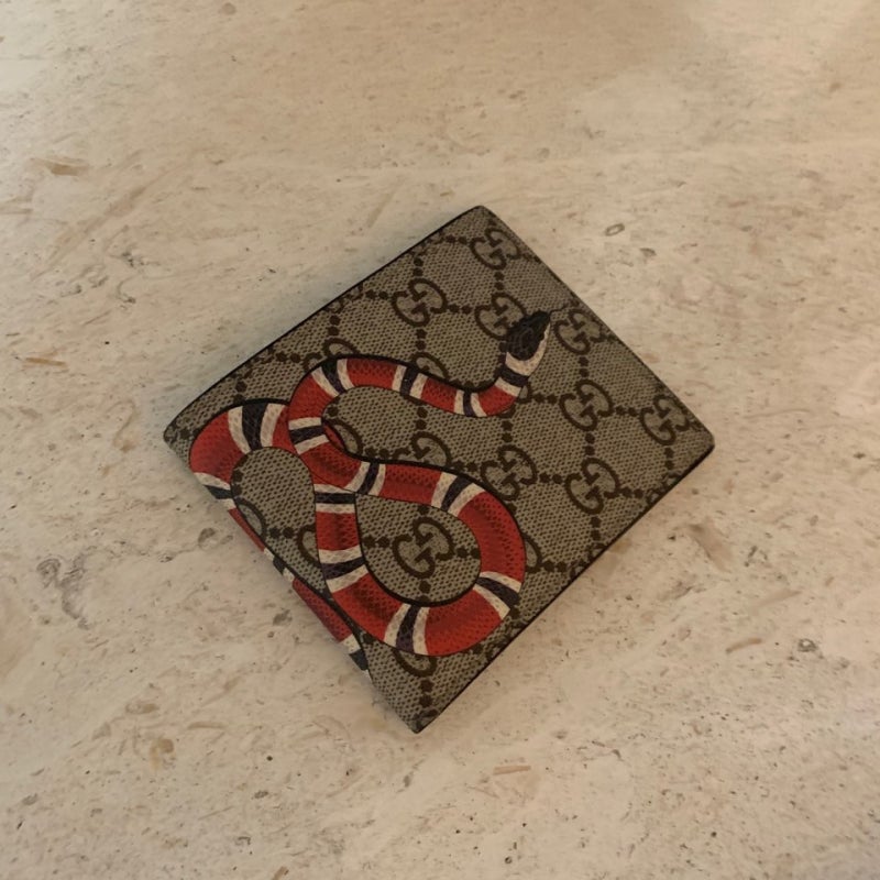 구찌 스네이크 반지갑(Gucci Snake Half-Wallet) 리뷰