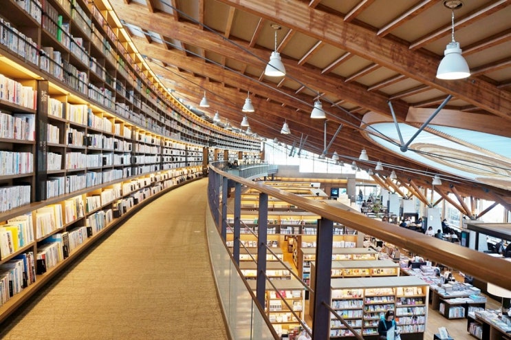 [工상] 하나투어 겟어바웃 여행 - 책 향기 따라 연간 100만여 명이 찾는 다케오 시립도서관