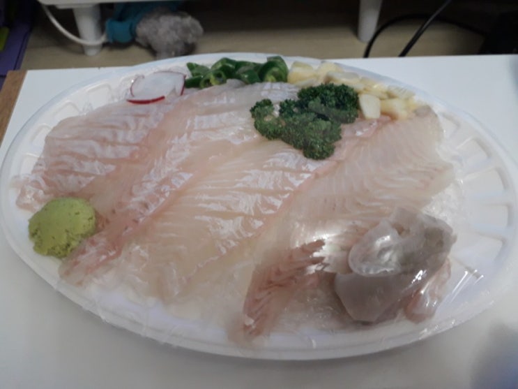  중동횟집 광어촌 배달 쫄깃하고 신선한 회가 일품이네요:)
