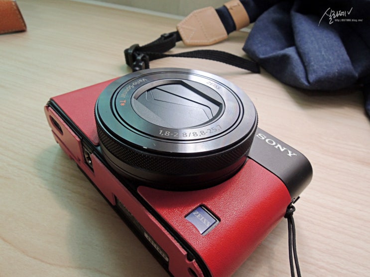  소니 카메라 RX100M5 멜튼 속사케이스 vs 글린트 가죽스킨 비교