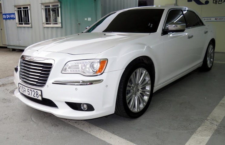  크라이슬러 더뉴300C 3.0 디젤 중고차 역시아방이지