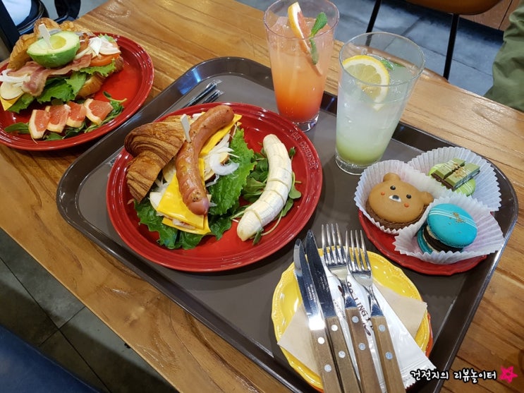  [천안 불당동 빵집/맛집/모다아울렛]롤링핀/빵종류/메뉴판/2019년 4월 브런치메뉴 이벤트9,900원/뚱마카롱/캐릭터 마카롱/쏘치쏘치샌드위치,아보아보샌드위치,청포도에이드,자몽에이드