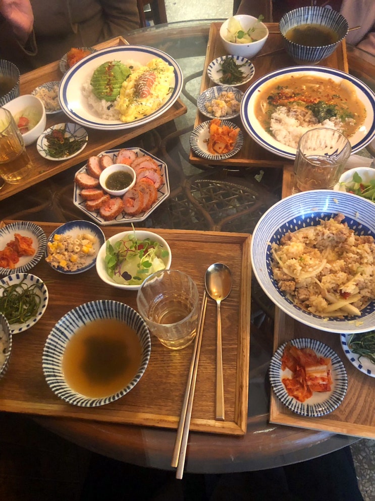  벚꽃 피면 잠실 송파 점심 송리단길맛집 미식클럽 미자식당 명란돈까스 게살시금치크림카레 구운명란라이스 돼지고기마늘덮밥 솔직후기- 줄서서 먹기엔 대체로 짜고 맛은 물음표. 액티비티