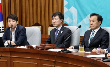  보궐선거 참패, '손학규 저주' 계속되나?: 하태경, "지도부 총사퇴를 촉구하는 연판장 돌리겠다.", 이준석, "보궐선거 회계보고를 여태 안 한 이유는?"이라고 손학규 대표 직격