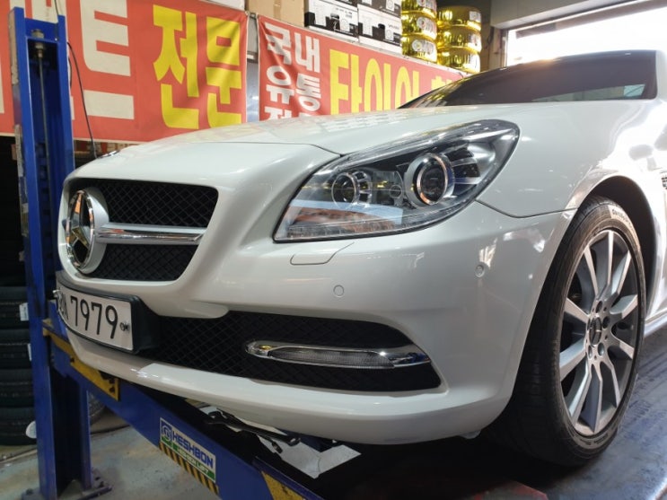  길동타이어할인점 벤츠 slk350 후륜타이어교환 금호ps71 245 40 17